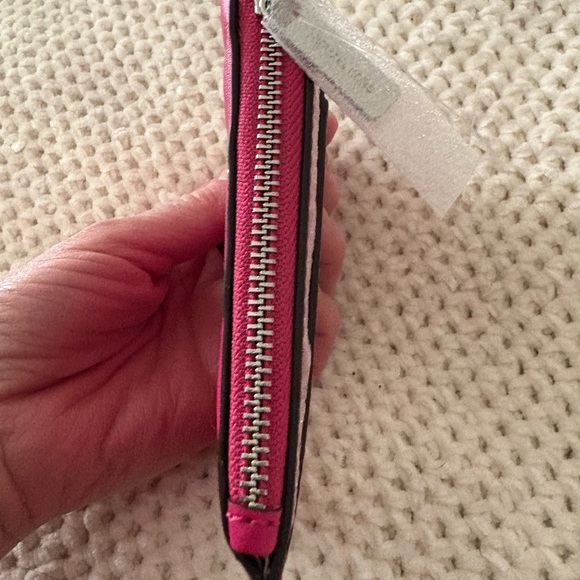 MICHAEL Michael Kors NWT Jet Set Travel Quilted Card Wallet -Dragonfruit Pink - Picture 3 of 9